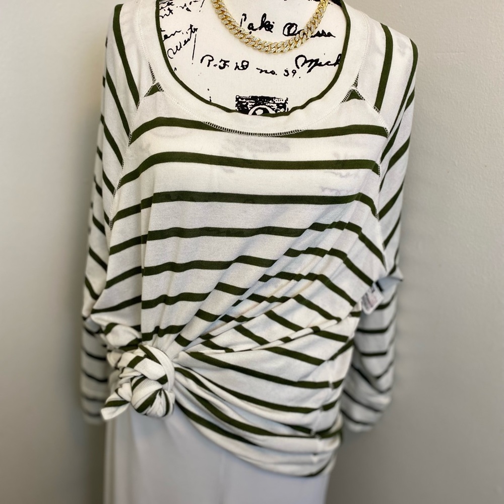 4/$30 Green and white top